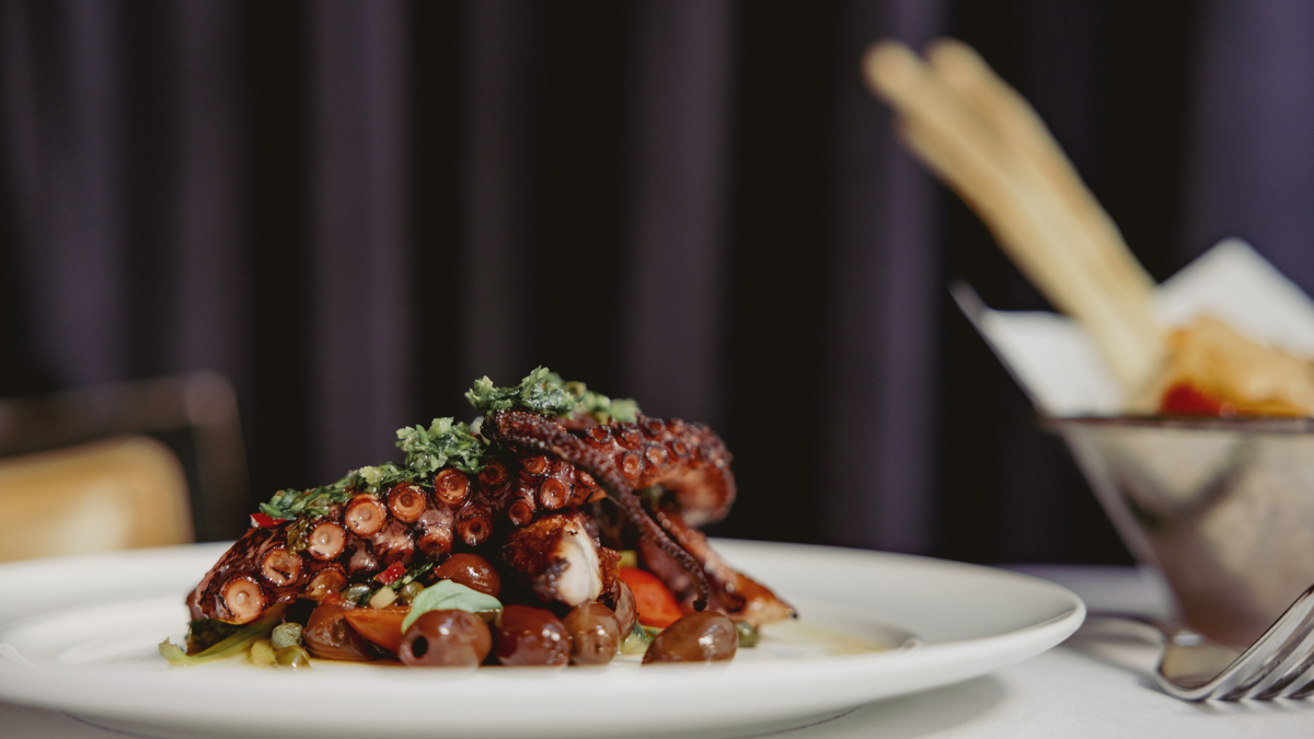 A table with food on it